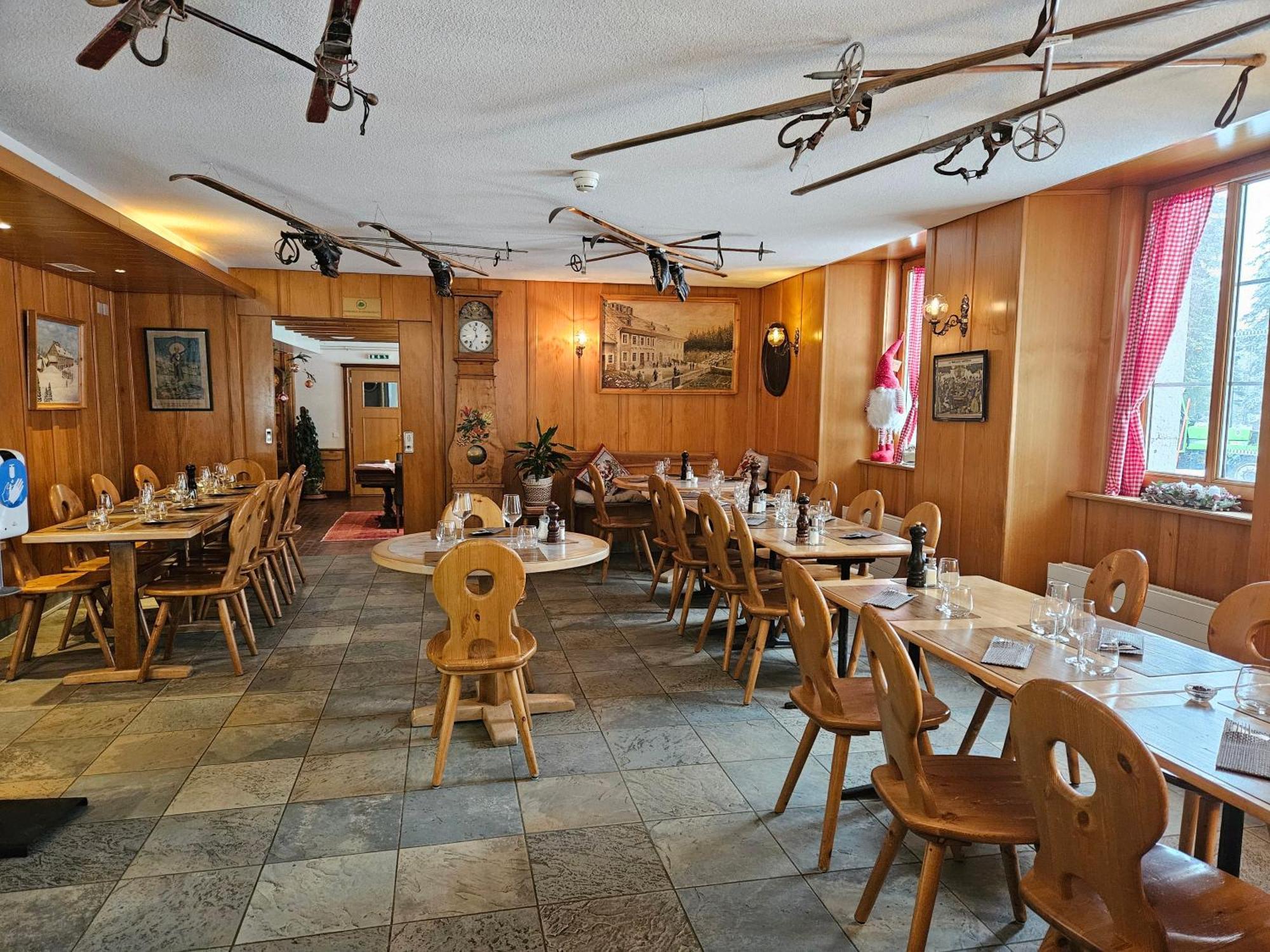 Hotel Restaurant Du Marchairuz Le Brassus Buitenkant foto